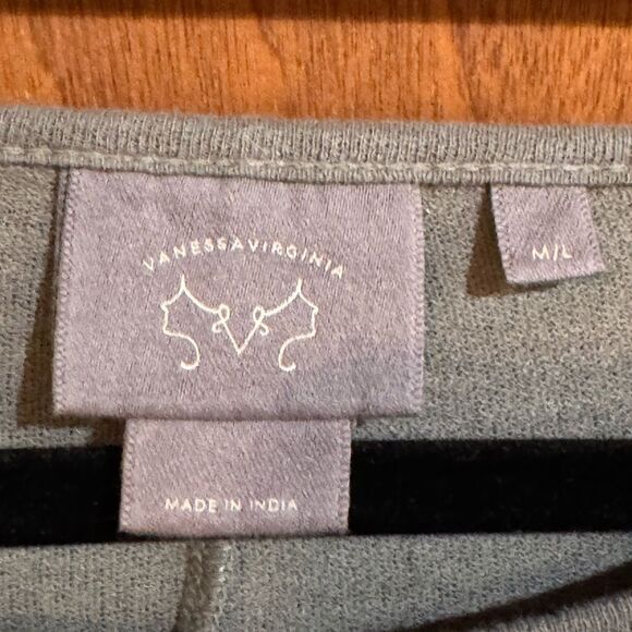 Anthropologie Vanessa Virginia Feather-Cloaked Top Olive Shirt size M/L - Picture 9 of 12